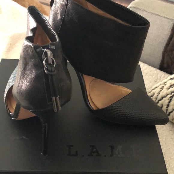 Never worn L.A.M.B. Theo stiletto black heels. - Picture 3 of 4